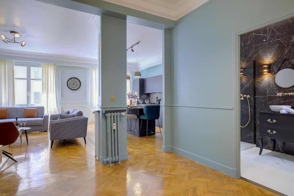 Luxury In Center Of Nizza